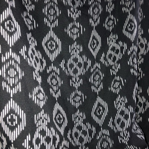 NWOT Xhilaration patterned romper - Picture 2 of 3